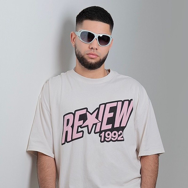 ¡DE VENEZUELA PARA EL MUNDO! 🇻🇪✈️🇦🇷

Él es @kidvene , el talentoso cantautor marabino que, desde Argentina, está trabajando duro en su evolución musical y propuestas visuales para abrirse paso con fuerza en la nueva escena latina. 🔥🎶

📰 Nota de prensa por: @topttvenezuela 📌

No te pierdas ningún detalle de su historia, sus proyectos y su propuesta artística. Lee la reseña completa y escucha su propuesta musical ingresando ya a nuestro portal web:

🌐 WWW.LALOCURA.COM 🌐

#Kidvene #TalentoVenezolano #MusicaLatina #NuevaEscena #Venezuela #Argentina #LaLocuraNetwork #TopTTvenezuela #estreno