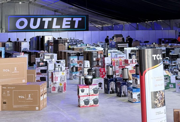 «El Ofertazo» congregó más de 12.500 personas en su edición de Black Friday en la Carpa Luna de Mañongo