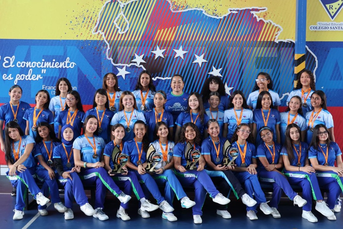 ¡La gloria es para los campeones! 🏆🏐 El @uecolegiosantarosa lo ha vuelto a hacer y se consagra como el indiscutible Bicampeón Invicto de voleibol en los Juegos ANDIEP Carabobo 2026. 🥇🔥

Con una actuación impecable en la cancha, demostraron que el talento, la disciplina y el trabajo en equipo dan grandes resultados. ¡Felicidades a todos los atletas por esta tremenda hazaña! 👏

📸 ¿Quieres enterarte de cómo se vivió esta final y ver todos los detalles?

Prensa @carlosventa_ 
👉 Te invitamos a leer la reseña completa en nuestro portal:
🌐 WWW.LALOCURA.COM 

#LaLocuraNetwork #Valencia #Carabobo #JuegosANDIEP #Voleibol #UEColegioSantaRosa #DeporteEscolar #NoticiasCarabobo #DeporteCarabobeño