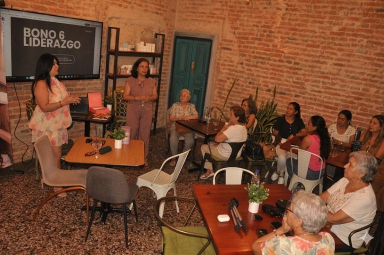 María Tirone Lidera con Éxito la Convocatoria de Emprendimiento de Farmasi Venezuela junto a Nina Orellana