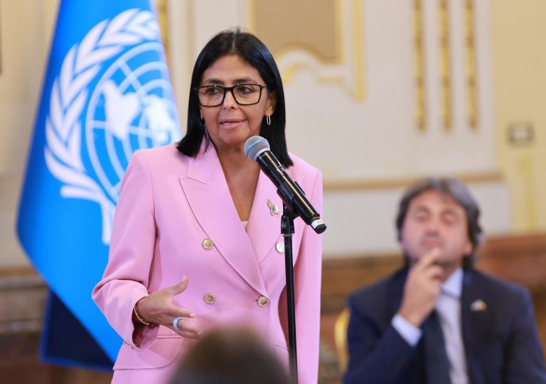 Delcy Rodríguez pide «ahorrar» agua y luz por el Superniño frente a un colapso crónico por negligencia y corrupción