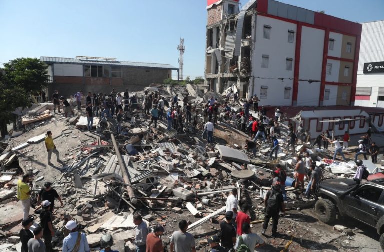 El saldo de la tragedia: Colombia evalúa los daños e inicia el rescate tras el devastador terremoto
